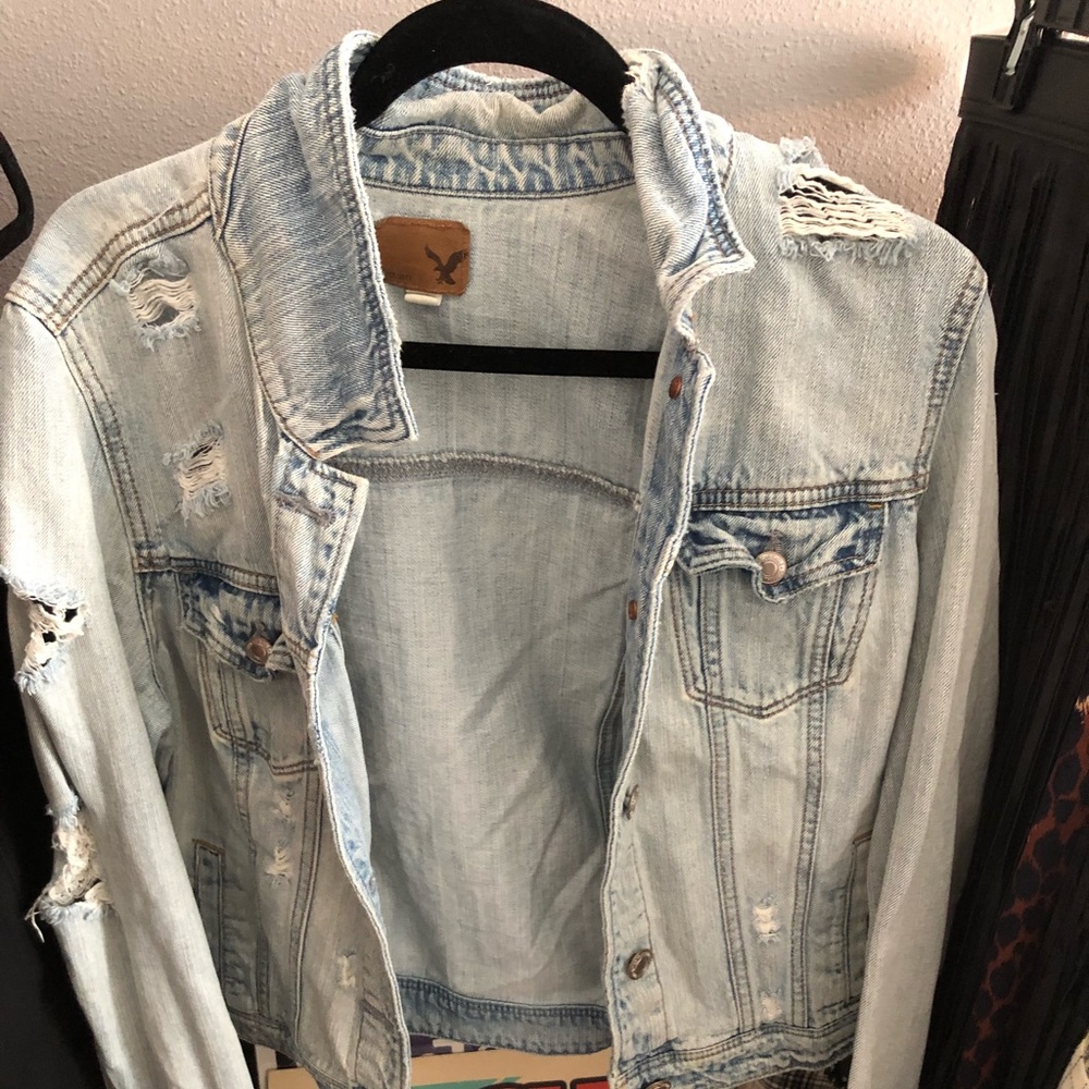 American eagle distressed jean jacket